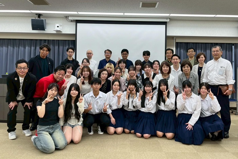 議員さんとランチ交流会withポリレンジャー