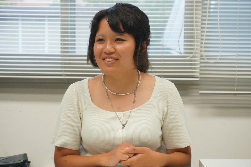 取材を受ける「つめつめ」